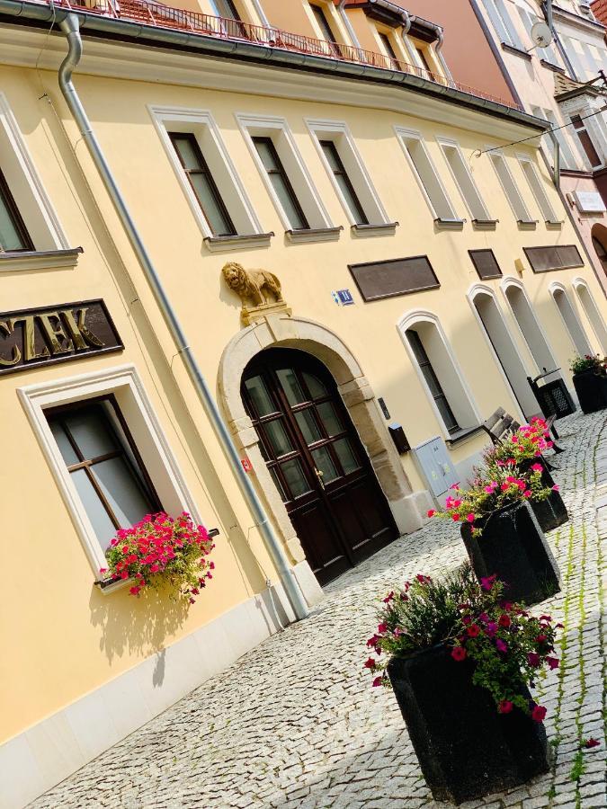 Apartament W Samym Sercu Miasta Z Darmowym Parkingiem Pod Zlotym Lwem -Hotel VI Kłodzko Exterior foto